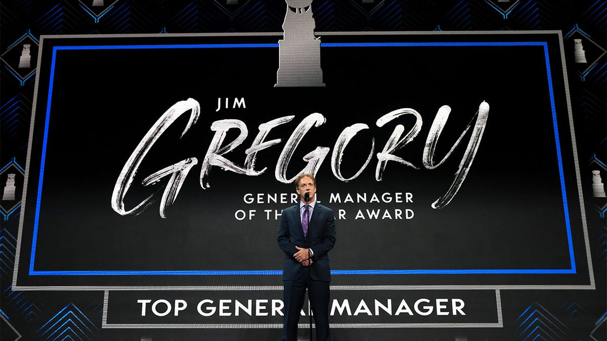 Joe Sakic speaking at NHL awards ceremony