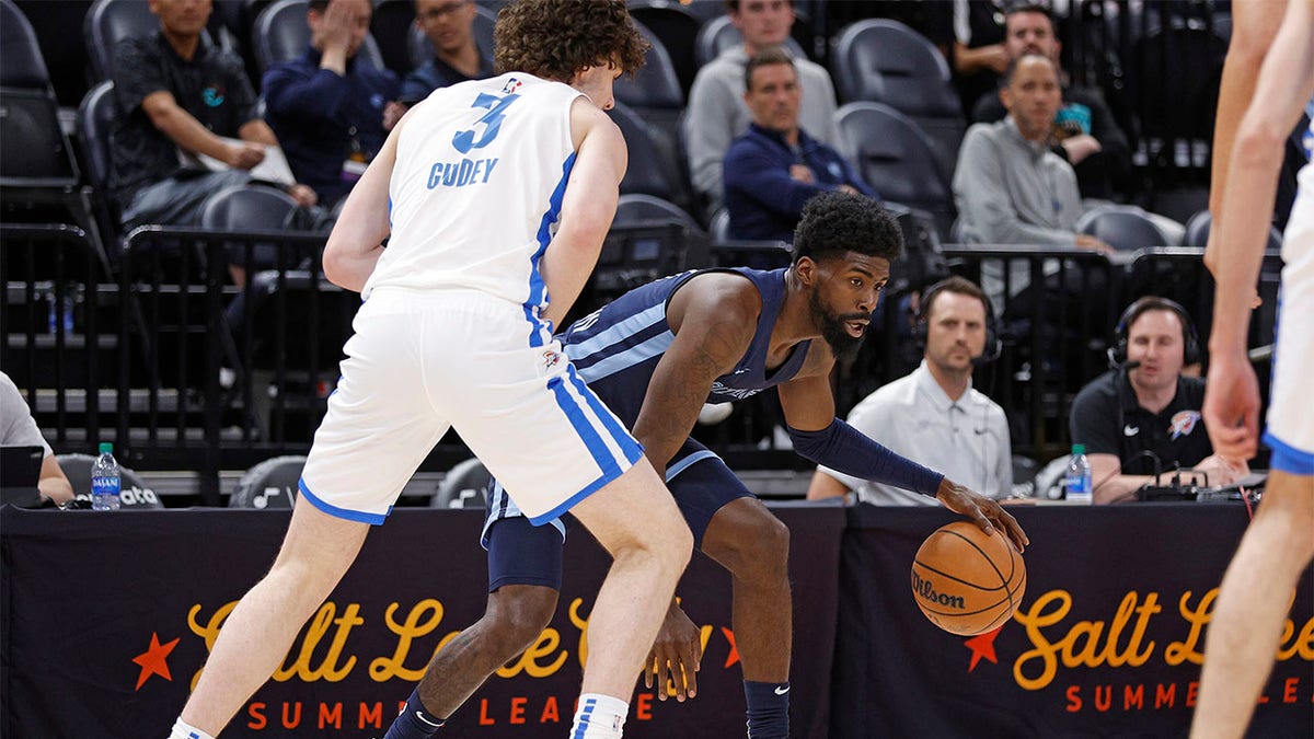 Josh Giddey's OKC Thunder stun Suns, keep NBA playoffs dream alive - ESPN