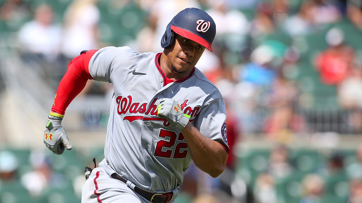 File:Juan Soto sets up with two men on and no outs in the bottom of the  ninth from Nationals vs. Braves at Nationals Park, April 6th, 2021 (All-Pro  Reels Photography) (51101670597) (cropped).png 