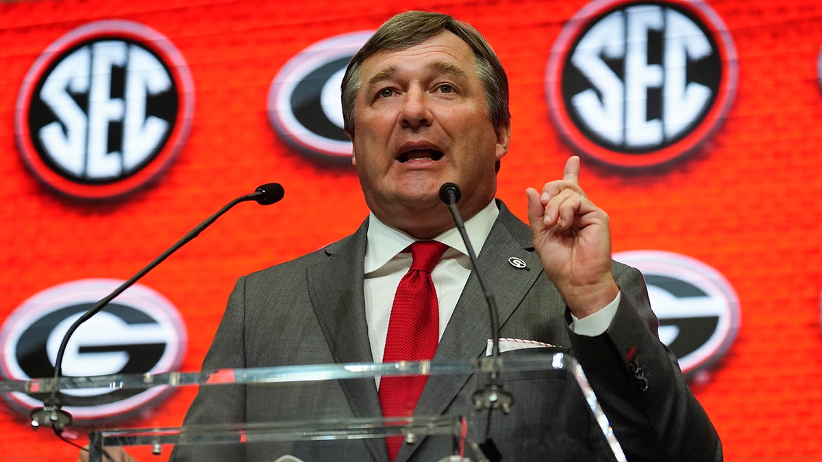 Kirby Smart speaks to reporters