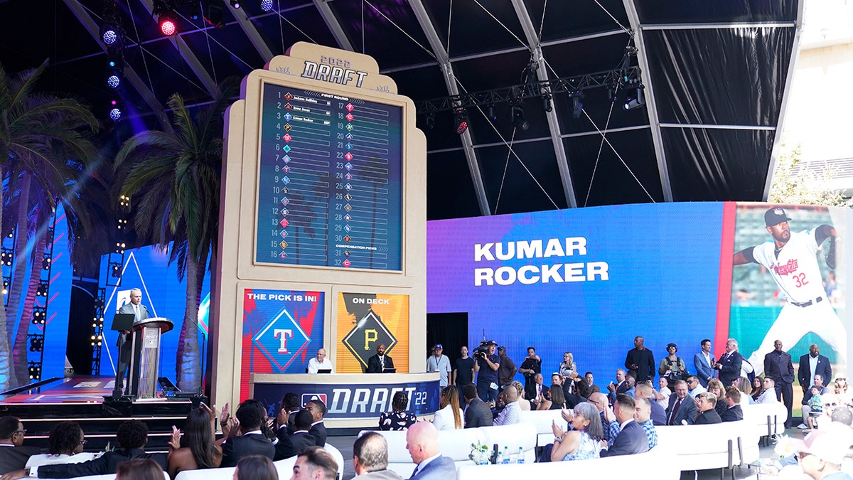 MLB Draft 2022: Rangers take Kumar Rocker with No. 3 selection in