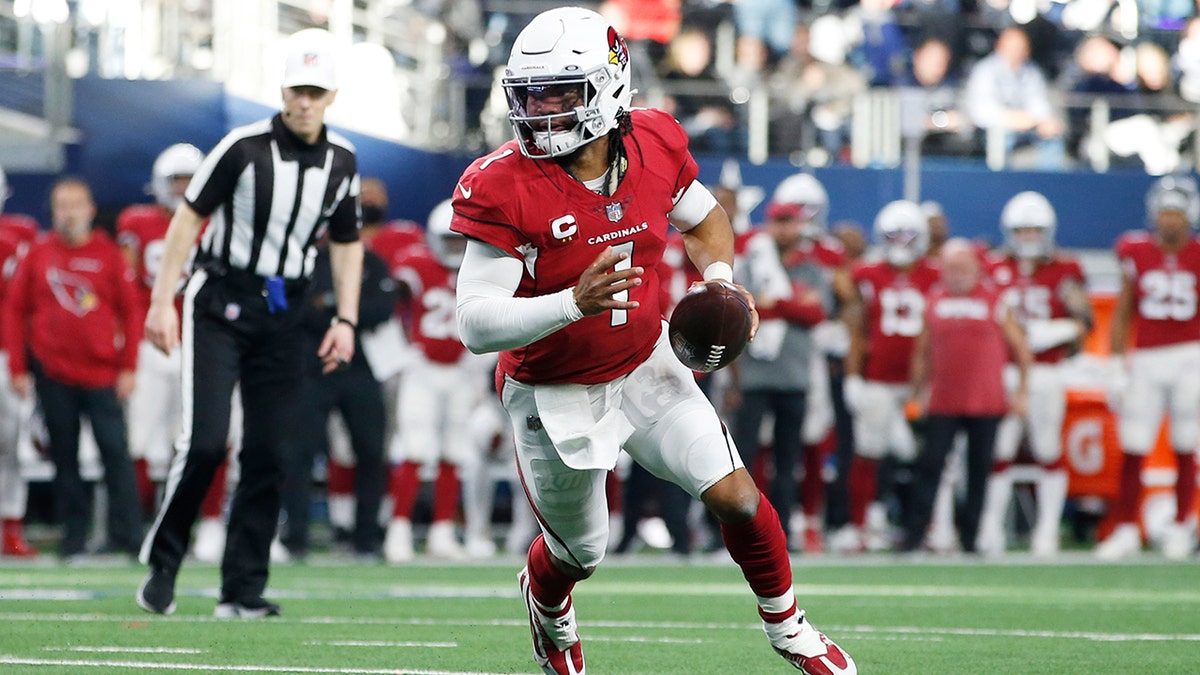 Kyler Murray's bad timing with contract dispute baffles Cardinals National  News - Bally Sports