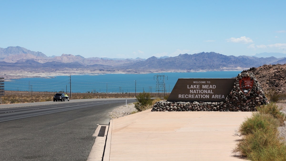 A Lake Mead welcome sign