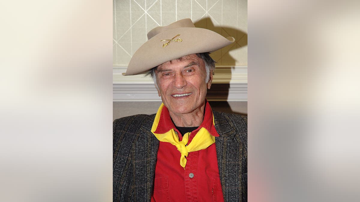 Larry Storch at Monster Mania