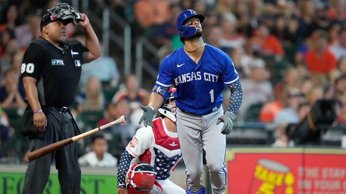 MJ Melendez drops bat after hitting home run