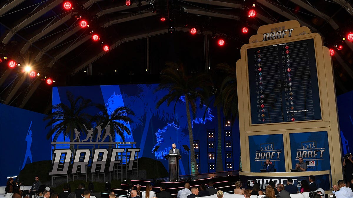 Rob Manfred opens the draft