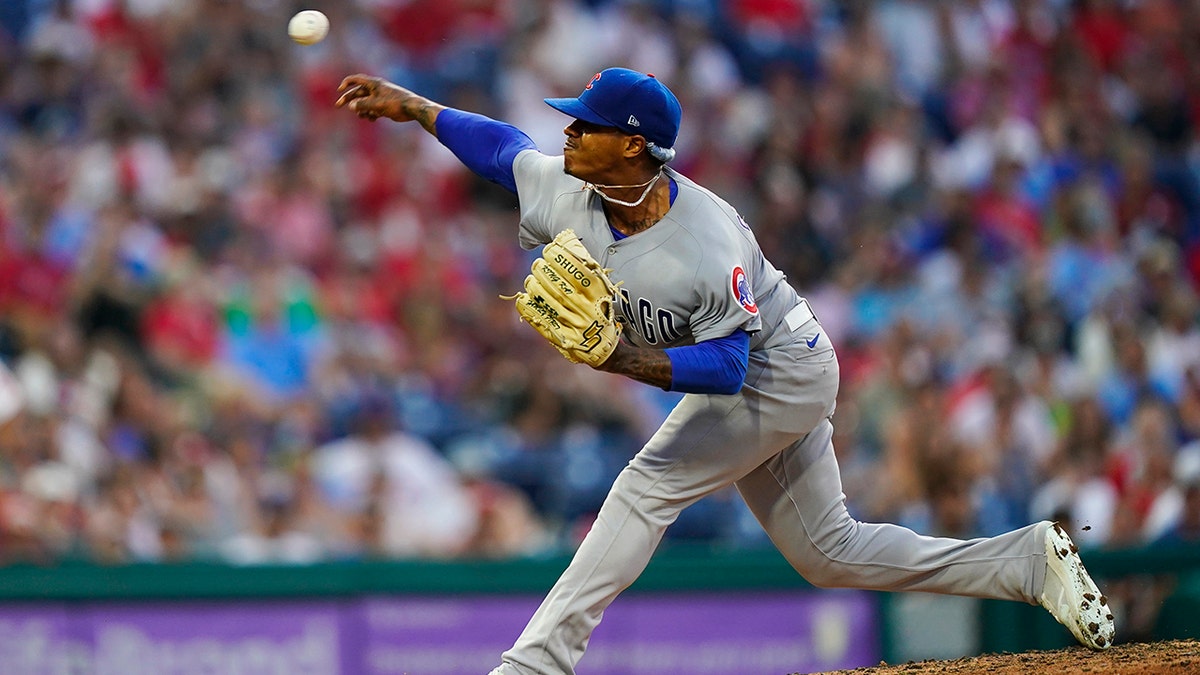 Marcus Stroman throws a pitch