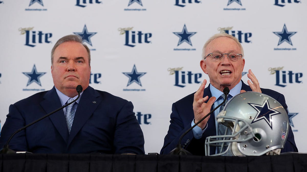 Mike McCarthy and Jerry Jones at Cowboys press conference