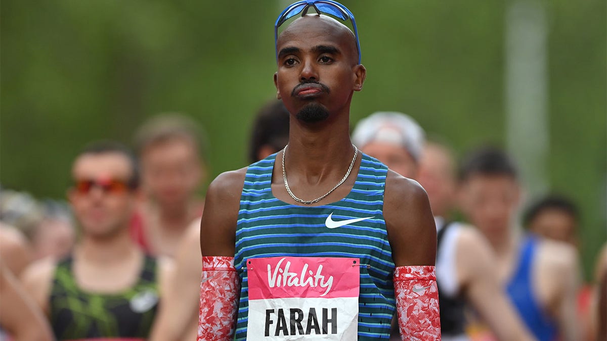 Mo Farah gets ready for the start of the race
