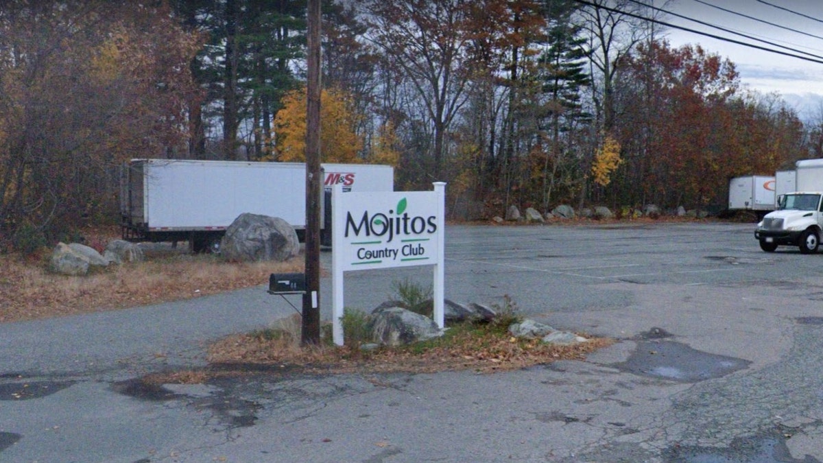 Mojitos Country Club parking lot in Norfolk County