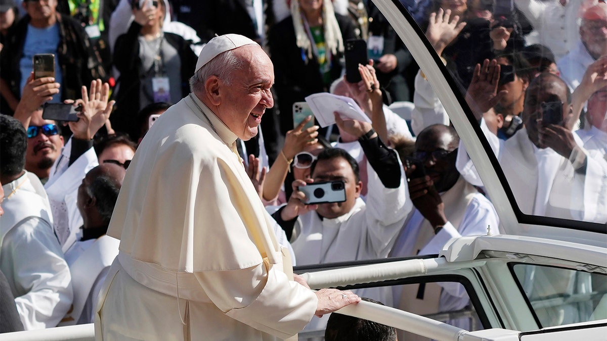 Pope Francis celebrates mass in Edmonton, Canada's Commonwealth Stadium