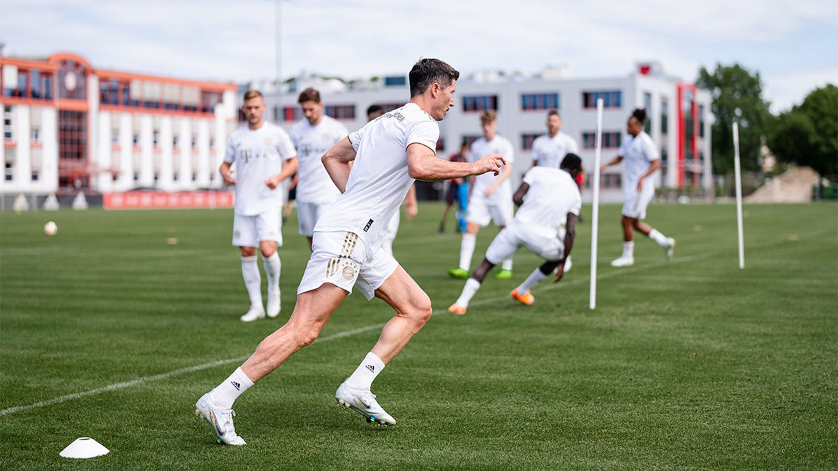 Robert Lewandowski practices on the training pitch