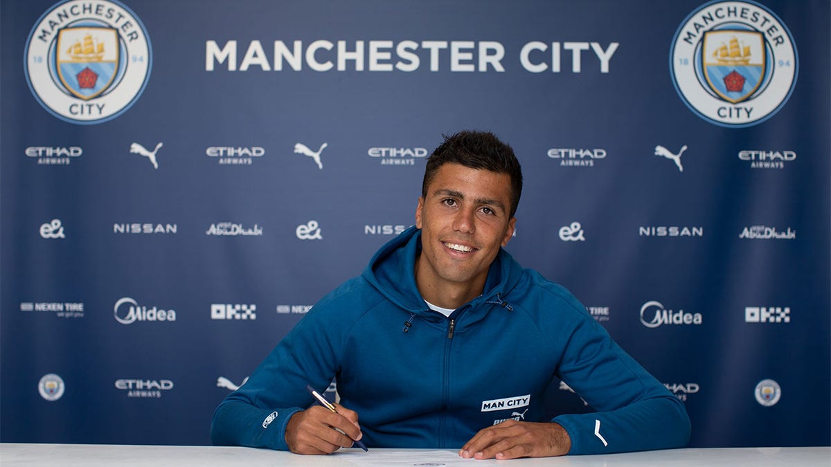 Rodri signs contract