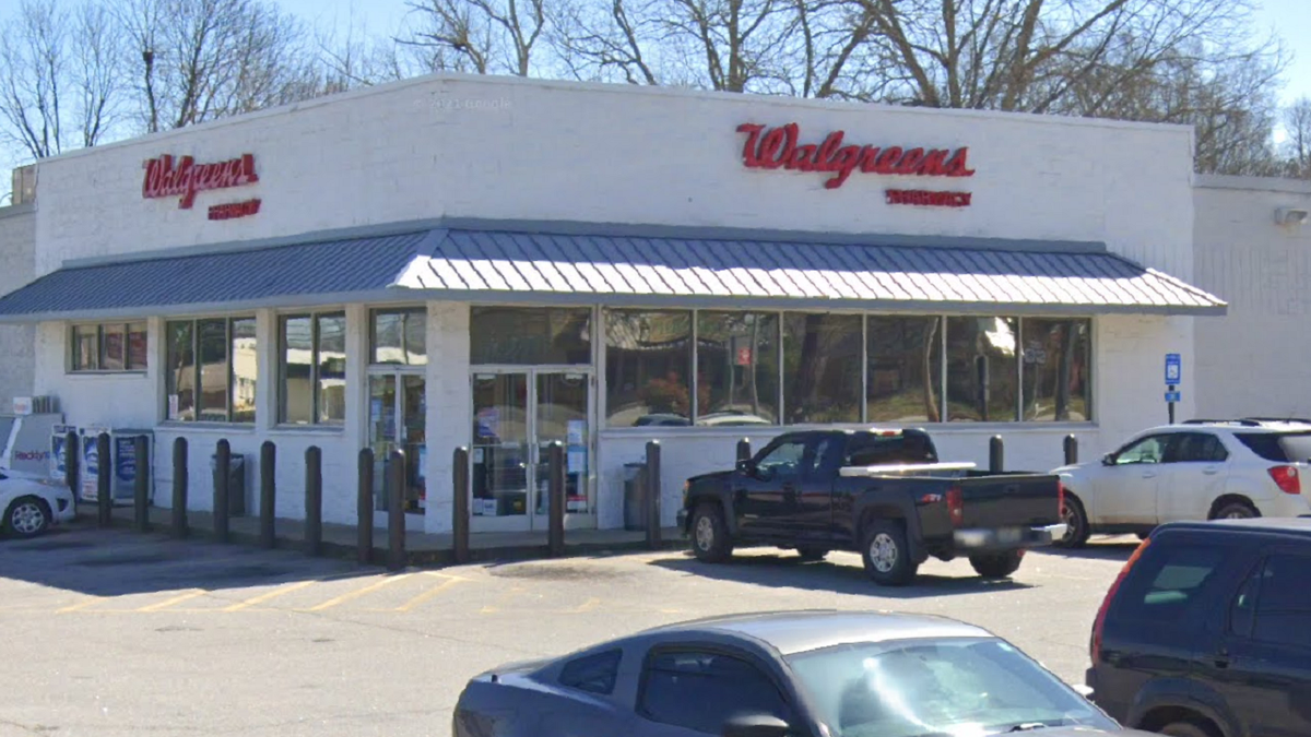 Walgreens Danielsville hot car death Georgia