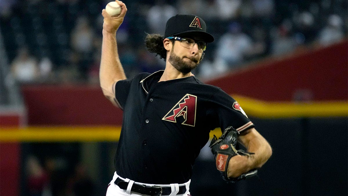 Zac Gallen throws pitch