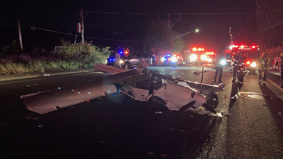Small aircraft crash landed on Washington road