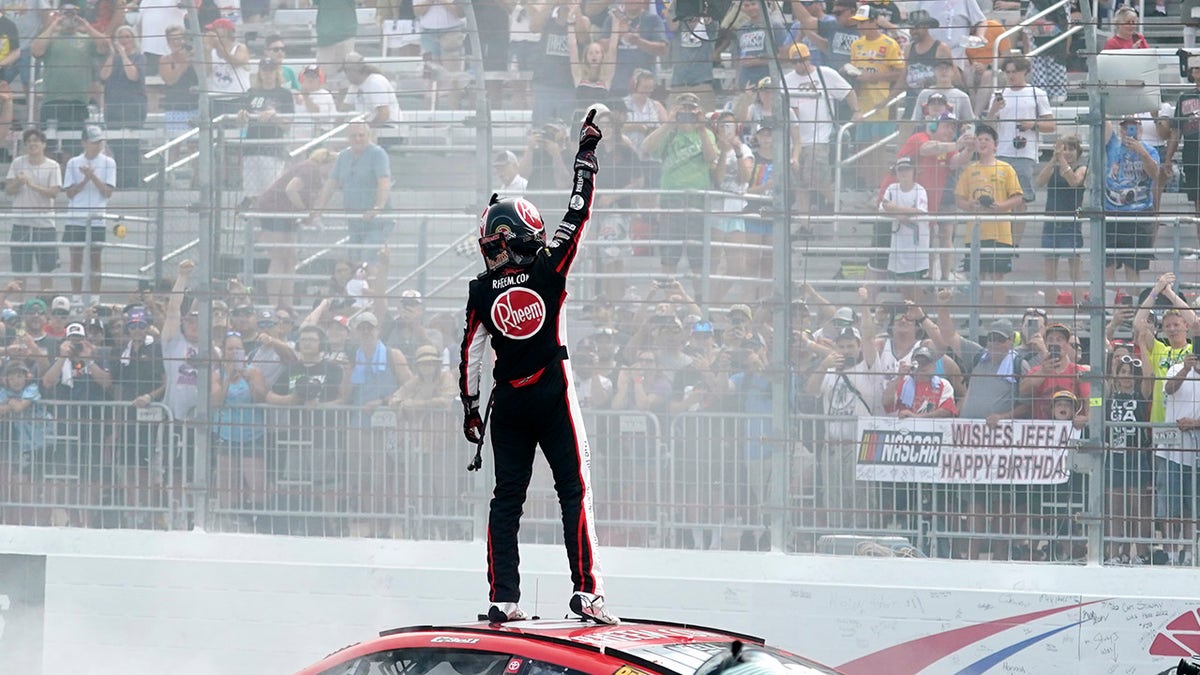 NASCAR Cup Series: Christopher Bell clinches spot in championship finale  with win