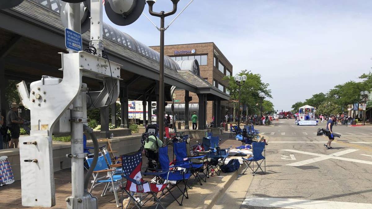 Parade-goers flee after gunshots heard at Highland Park Fourth of July parade