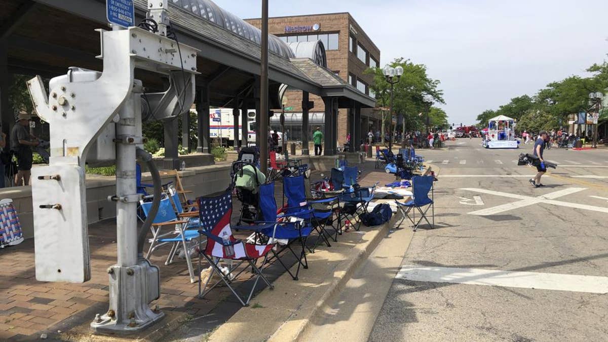 Parade-goers flee after gunshots heard at Highland Park Fourth of July parade