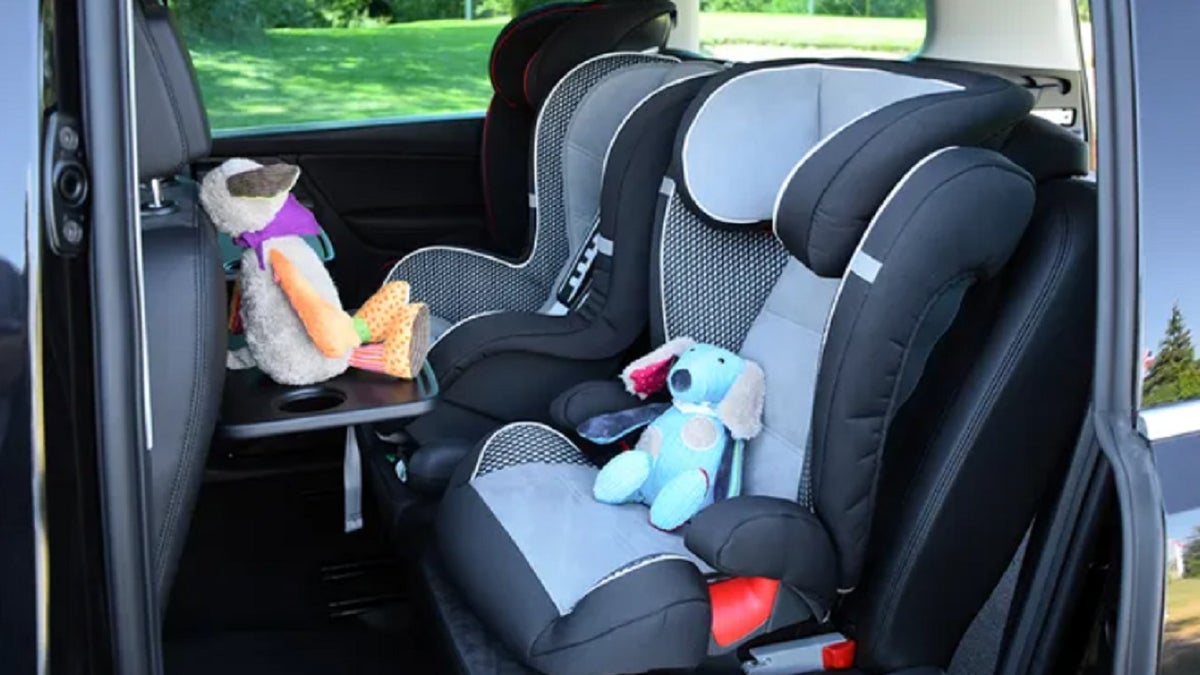 Child car seats in the backseat 