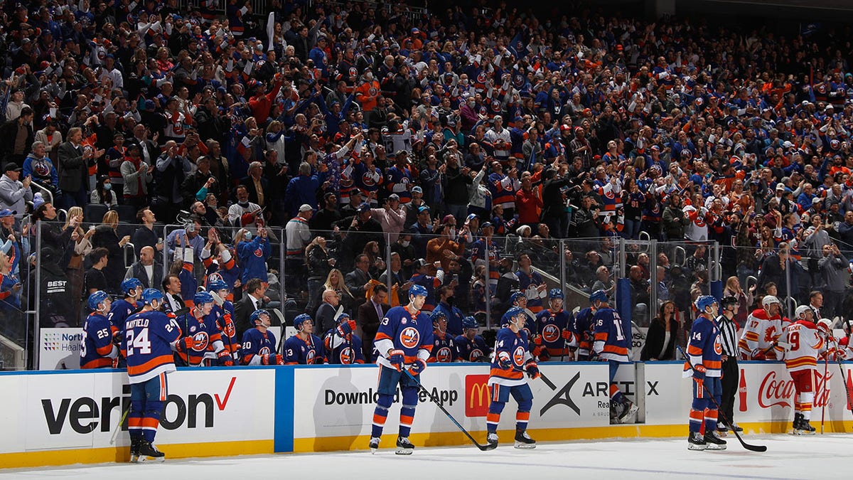 Islanders fans celebrate goal