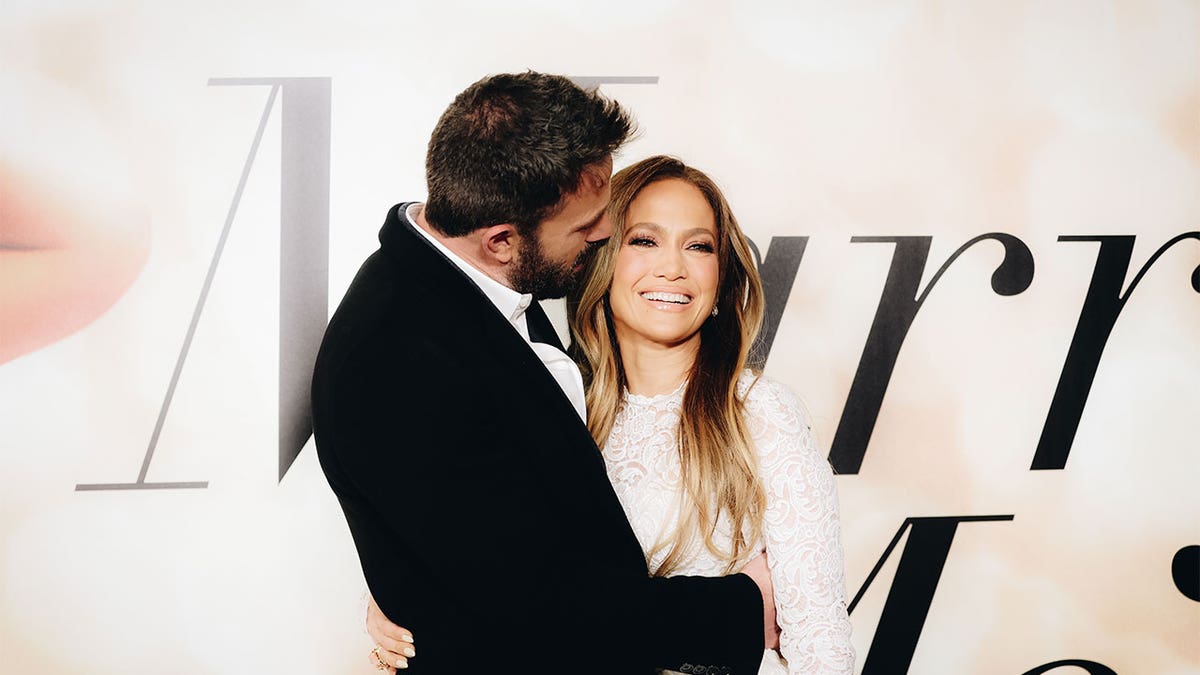 Jennifer Lopez and Ben Affleck share a special moment on the red carpet