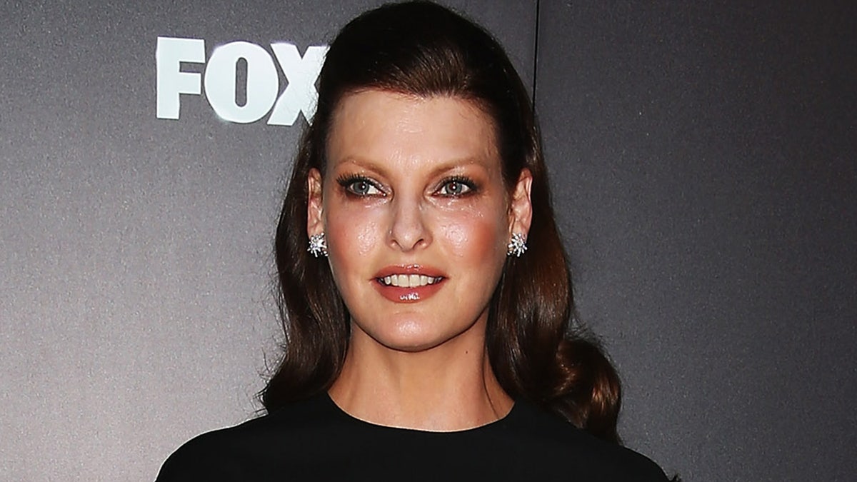 Linda Evangelista has 'one foot in the grave' after being diagnosed ...