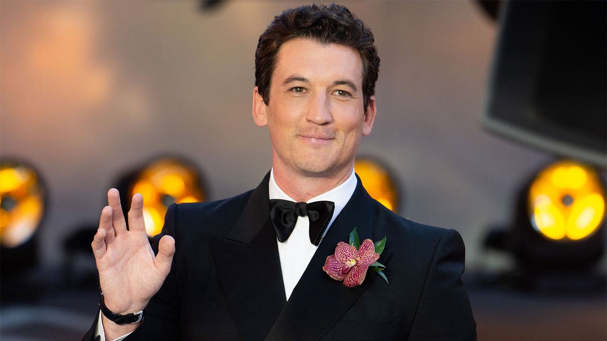 Miles Teller Royal Performance of "Top Gun: Maverick"