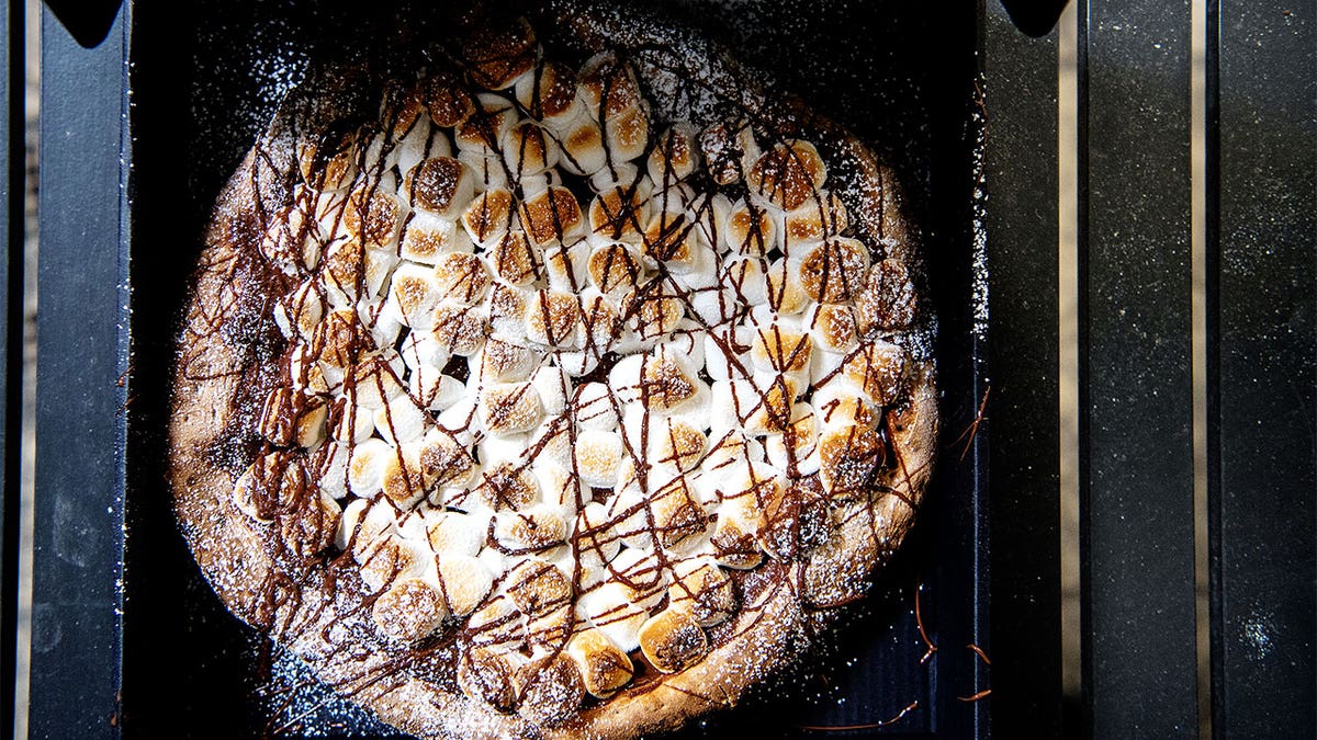 Nutella pizza