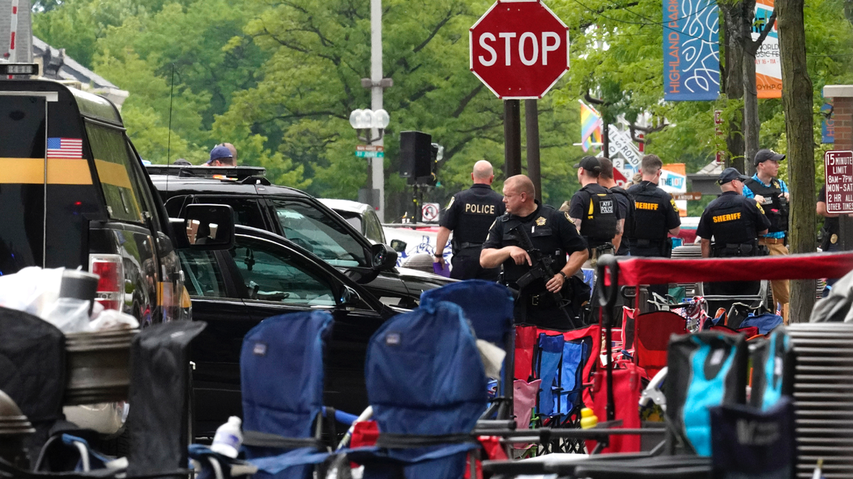 Police at HP, IL scene July 4 parade