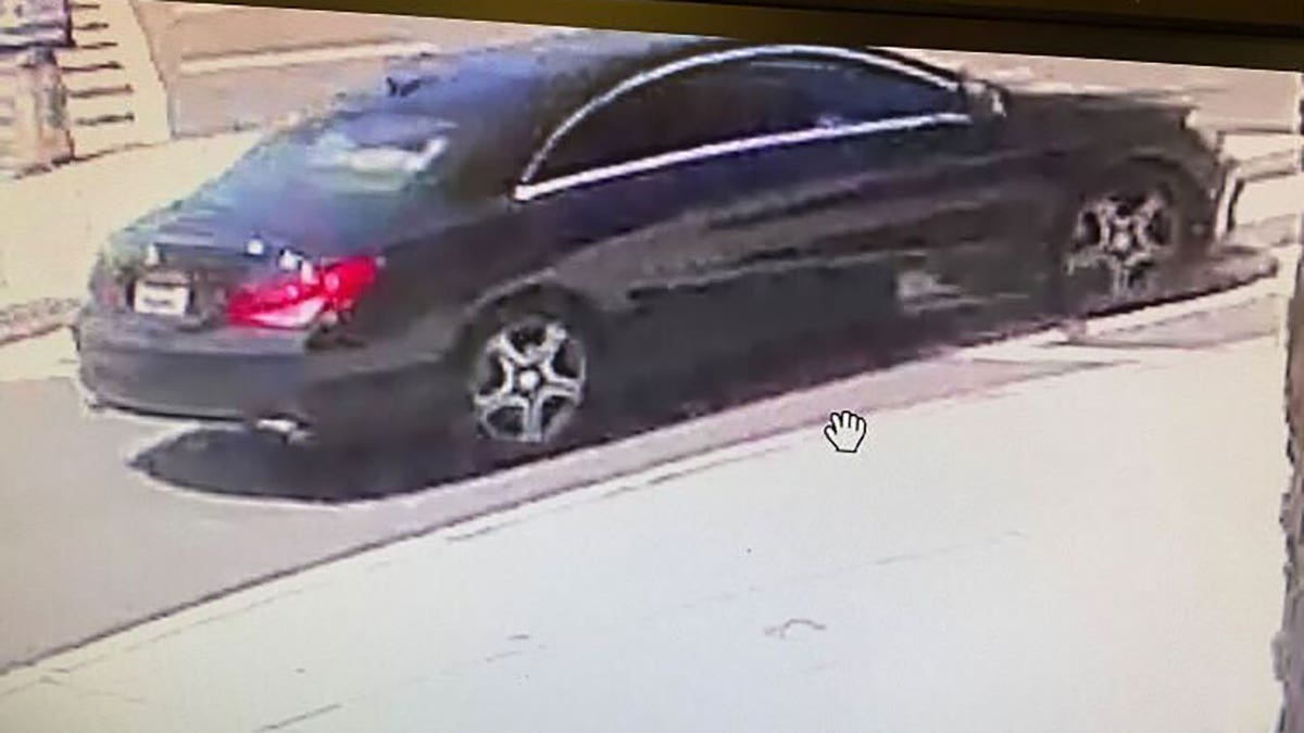 Vehicle of mail carrier armed robbery suspect