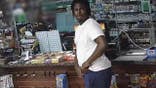 Houston robber steal cash from grocery stre