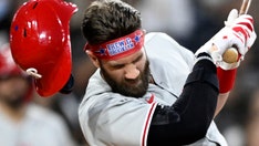 Phillies' Bryce Harper has pins inserted into broken thumb, vows return this season