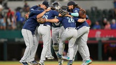 Mariners win 14th consecutive game in victory over Rangers powered by Julio Rodríguez's big hit