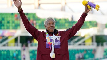 Rojas wins third world championship, 27 centimeters away from her previous world record