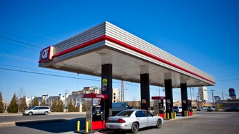 Missouri shopper shoots, kills armed robber holding knife to clerk's neck