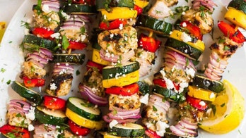 Chicken skewers with zucchini, squash: An easy weeknight recipe