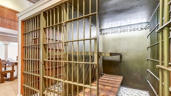 North Carolina judge sends prospective juror to jail for refusing to wear mask in mask-optional courthouse