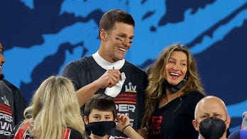 Tom Brady posts photos of ex-wife Gisele Bündchen, family and former teammates amid retirement announcement