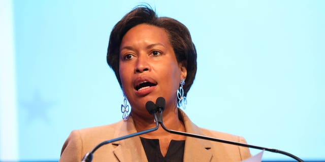 华盛顿, DC - JULY 22: Mayor Muriel Bower delivers remarks at the Legacy Leadership Luncheon &安培; Awards during National Urban League Conference 2022 - 天 3 at Walter E. Washington Convention Center on July 22, 2022 在华盛顿直流电DC. (Photo by Brian Stukes/Getty Images)