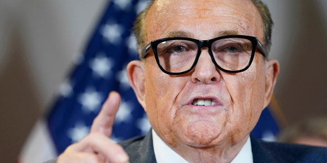 Rudy Giuliani pointing