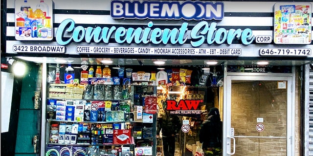 The Blue Moon convenience store was where secretary Jose Alba stabbed Austin Simon and died on July 1 as a self -defense.