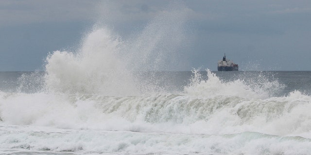Waves break at a beach during the passing of Hurricane Bonnie off the coast of Mexico, in Salina Cruz, in Oaxaca state, Mexico July 4, 2022.