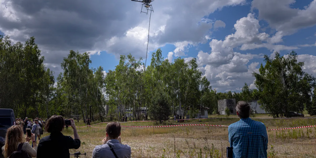 Funcionarios de Draganfly ayudan a los ucranianos a detectar minas terrestres después de que las fuerzas rusas se retiraron de Kyiv.