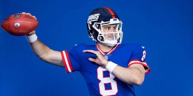 Daniel Jones wearing the classic uniform.