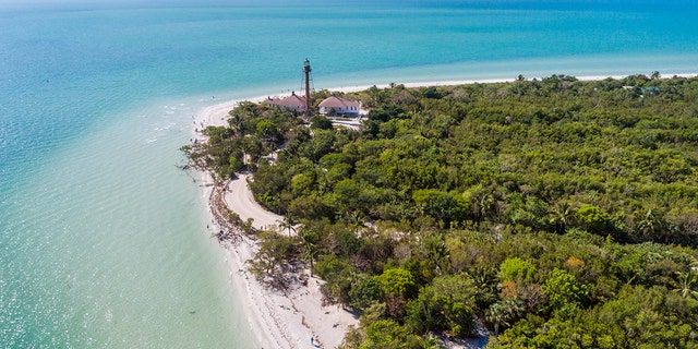 Florida, Sanibel Island, Lighthouse Beach Park Point Ybel.  (Photo by: Jeffrey Greenberg/Education Images/Universal Images Group via Getty Images)