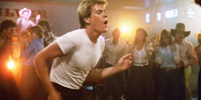 Kevin Bacon a joué dans l'original 1984 "Libre de toute attache."