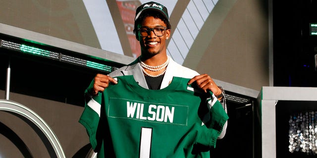 Garrett Wilson of The Ohio State University was named 10th by the New York Jets in the NFL Draft on April 28, 2022 in Las Vegas, Nevada. 