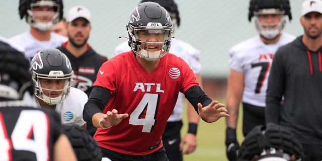 Falcons quarterback Desmond Ridder (4) during Saturday morning workouts for the Atlanta Falcons on July, 30, 2022 at the Atlanta Falcons Training Facility in Flowery Branch, Georgia.