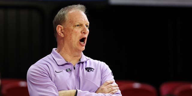 Kansas State women's basketball coach, Jeff Mittie, agrees to a 2-year  extension | Fox News